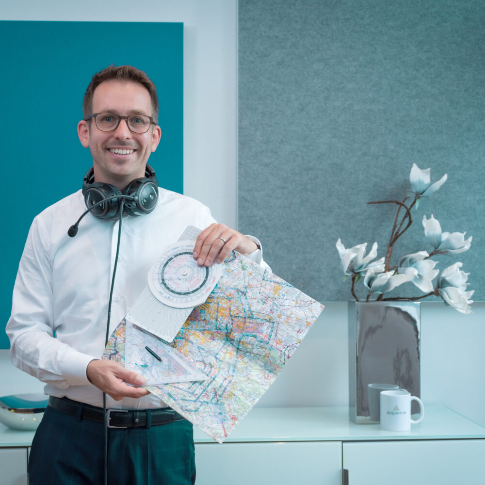 Emil Strobl Unternehmer und Berater für Unternehmenstransaktionen im Mittelstand - mit Flugaccessoirs