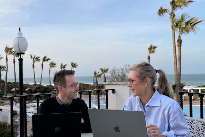 Ira Aufenanger und Emil Strobl von Acquintum bei einem M&A-Projekt in Spanien – internationale Unternehmensübernahme im Mittelstand